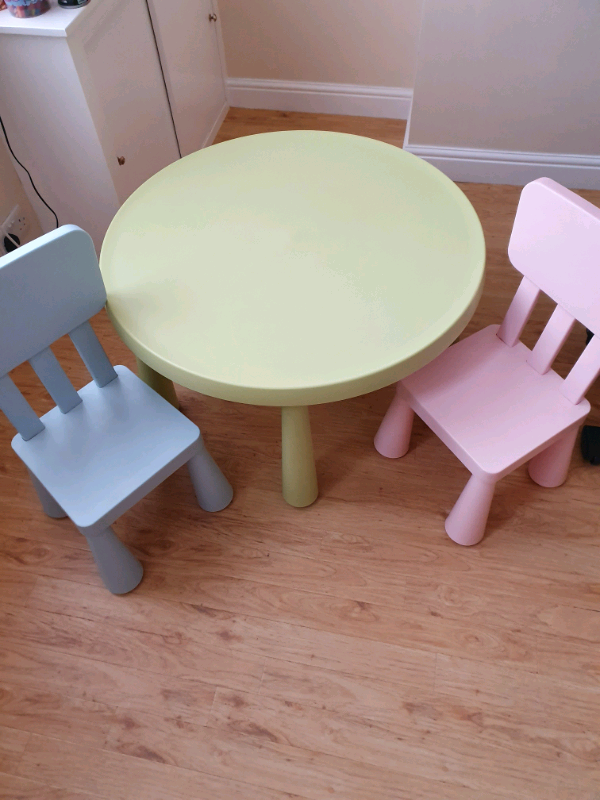 childrens table and chairs gumtree